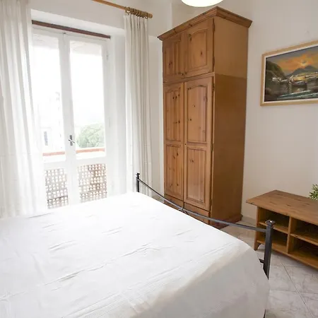 Lungomare Apartment *